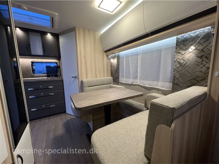 Hobby De Luxe 460 SFf
